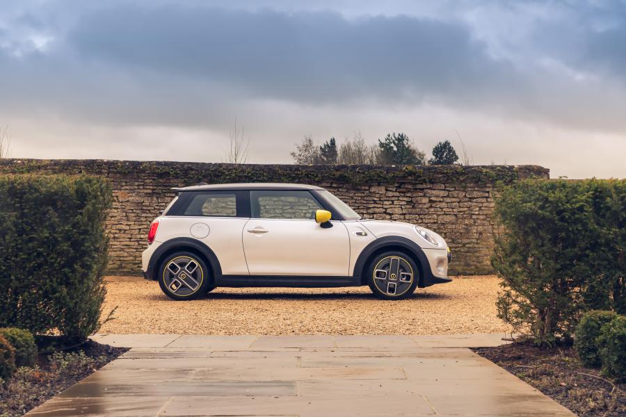  Mini Cooper SE Level 2 (F56) 2020 года  (UK) (фото 21 из 34)